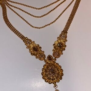 Elegant Indian Gold toned Necklace and Earring Set